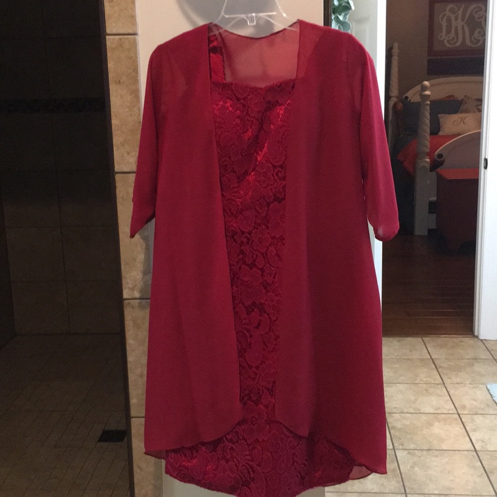 T-length true red semi-formal dress with Shaw - Picture 3 of 4